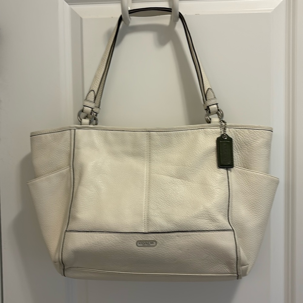 EUC Coach Cream Colored Large Leather Purse